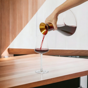 Carafe à vin avec socle bois