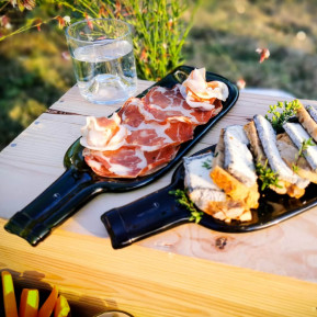 Planche bouteille de vin